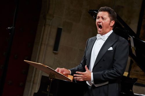 Good Complement to Opera: Piotr Beczala in Triumphant Recital – Seen and  Heard International